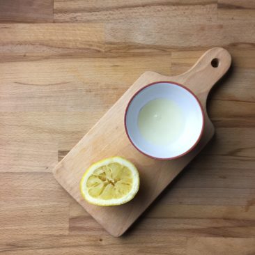 Presser le jus d’un demi citron