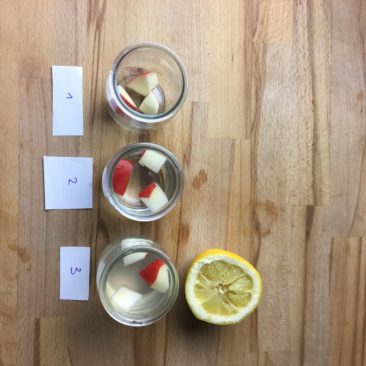 Ajouter le jus de citron dans le contenant 3